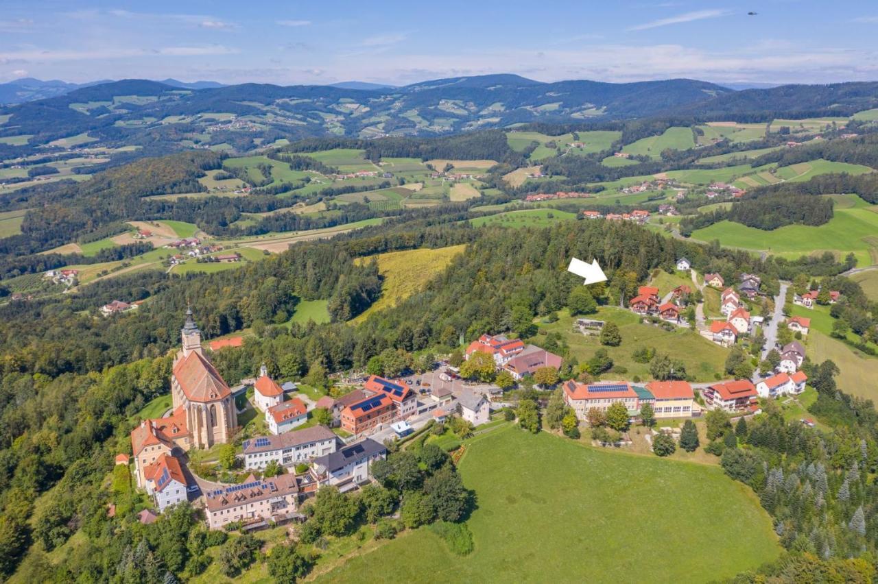 Bergchalet Am Waldrand - Pool, Sauna & Kamin Pöllauberg المظهر الخارجي الصورة