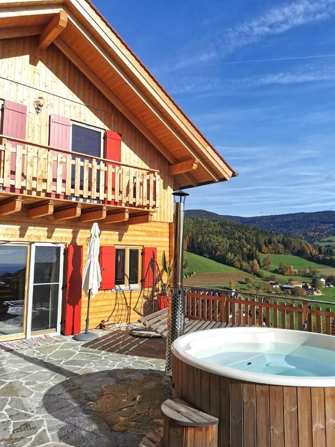 Bergchalet Am Waldrand - Pool, Sauna & Kamin Pöllauberg المظهر الخارجي الصورة